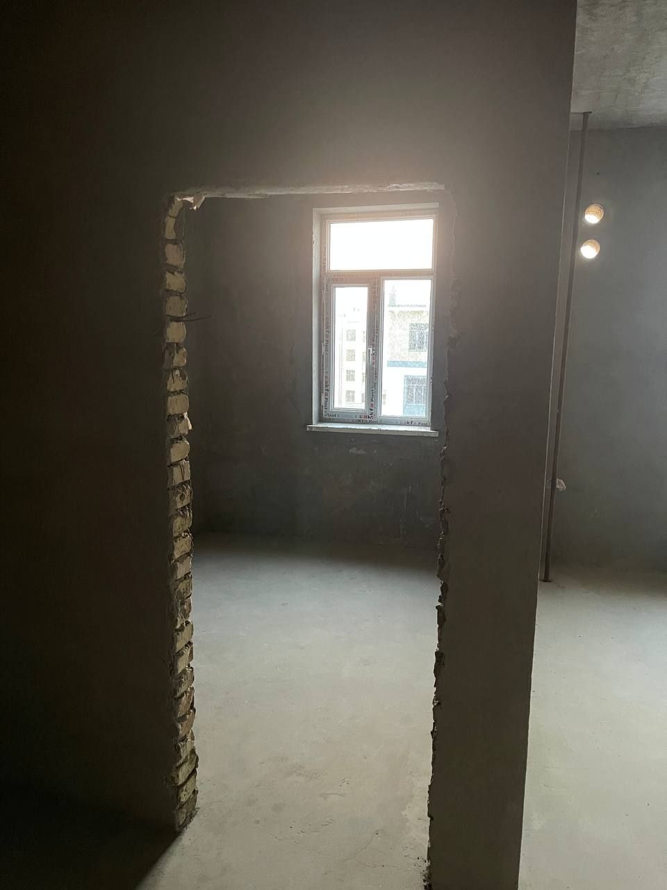 Srochna uy sotiladi kogon vagzal