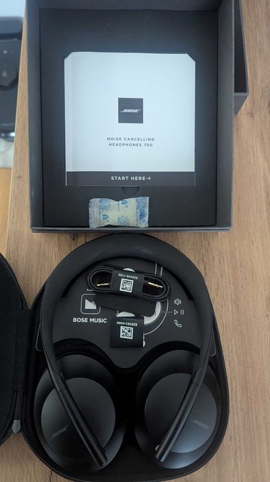 Bose Noise Cancelling Headphones 700