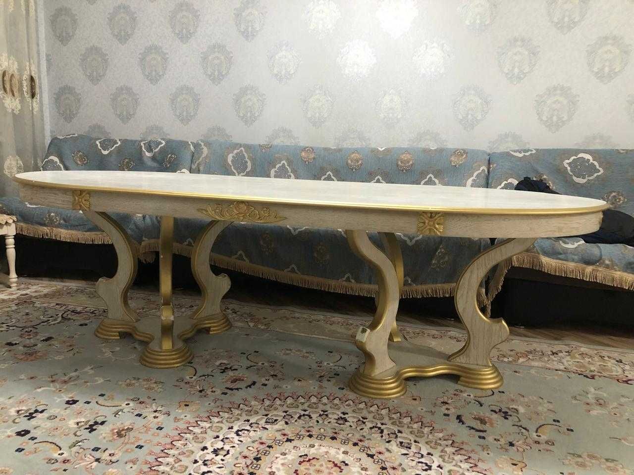 Гостевой стол со стульями