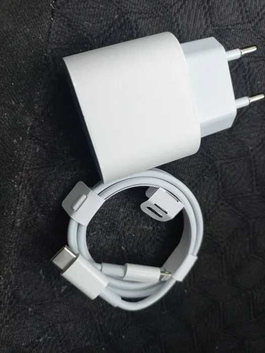 Incarcatot Apple iPhone Fast Charge 20w + Cablu Usb C- Lightning Usb C