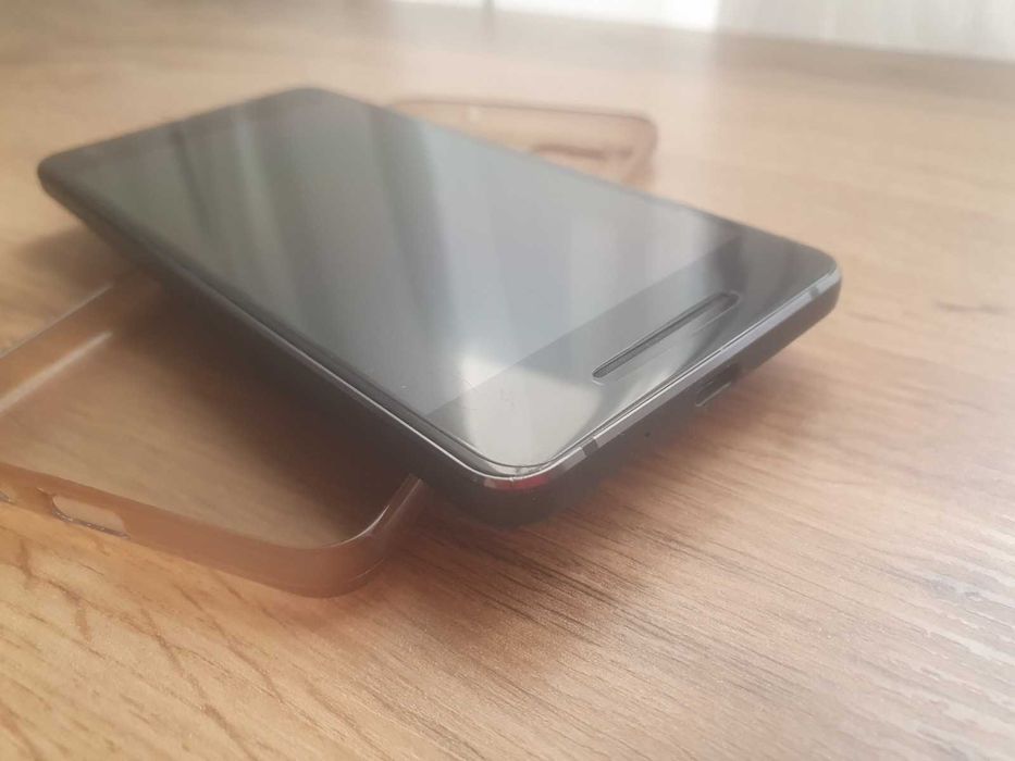 Google Pixel 2 128GB AMOLED 5.0 inches