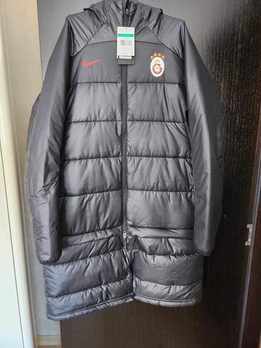 Мъжко дълго зимно яке NIKE