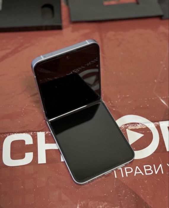 КАТО НОВ 512GB Samsung Z Flip 6 Технополис Гаранция 2026 Blue / Син
