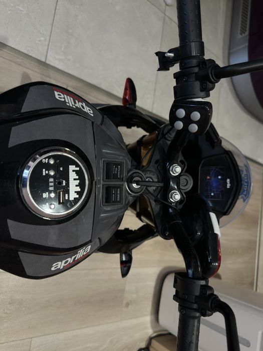 Акумулаторен мотор 12V APRILIA RS660