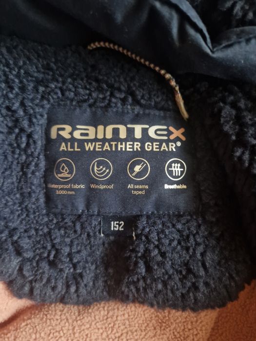 Vand 2 geci Raintex marimea 152 și 158