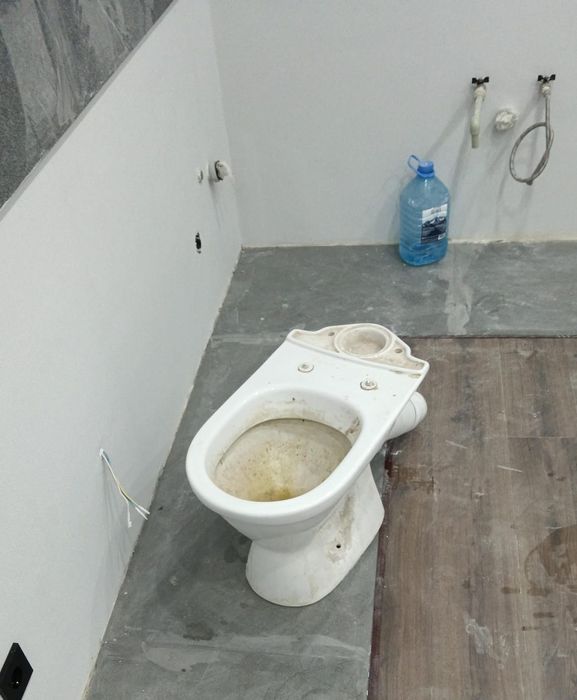 Продам унитаз для ремонта