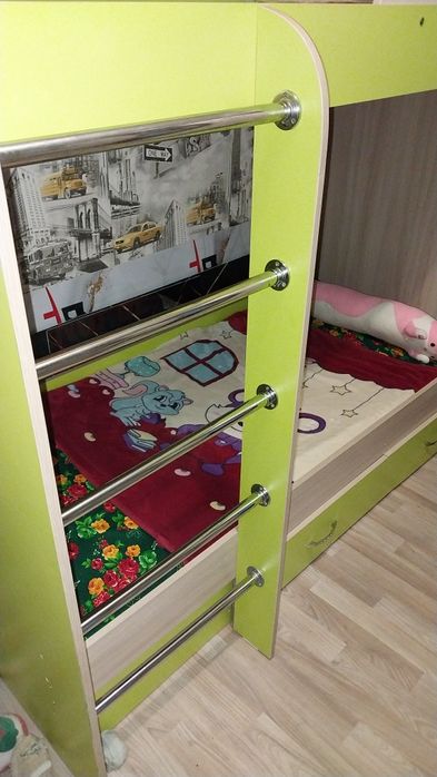 Продам детский кровать полный комплекте хорошем состояние идеальное ес