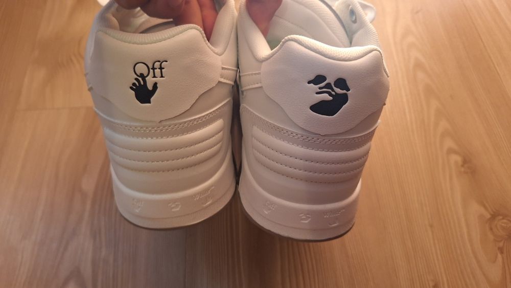 Vand Adidasi Off-White Out Of Office albi