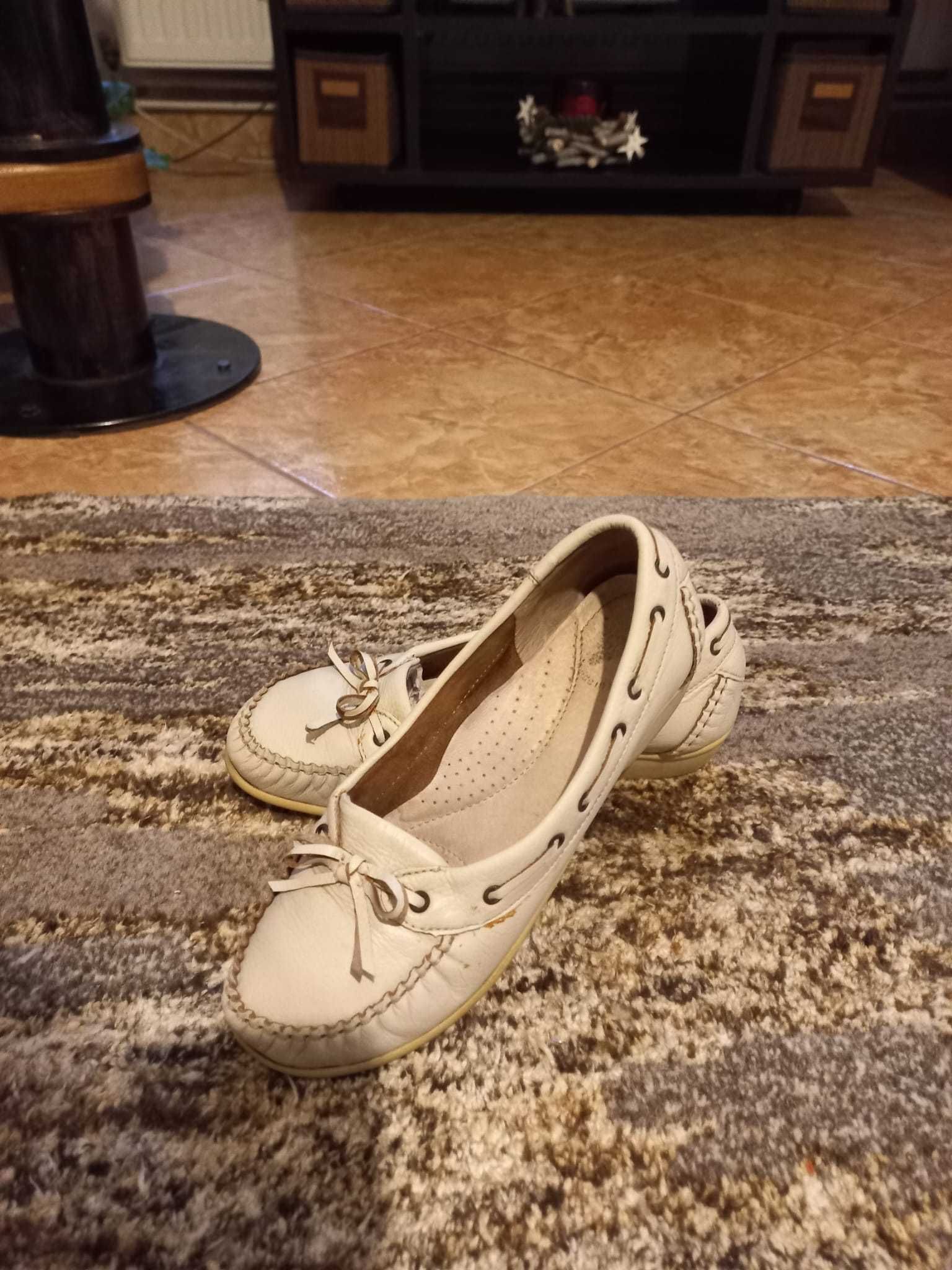 Pantofi din piele cu talonet