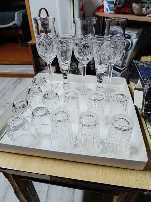 Продается красивая посуда. Фарфор, хрусталь.