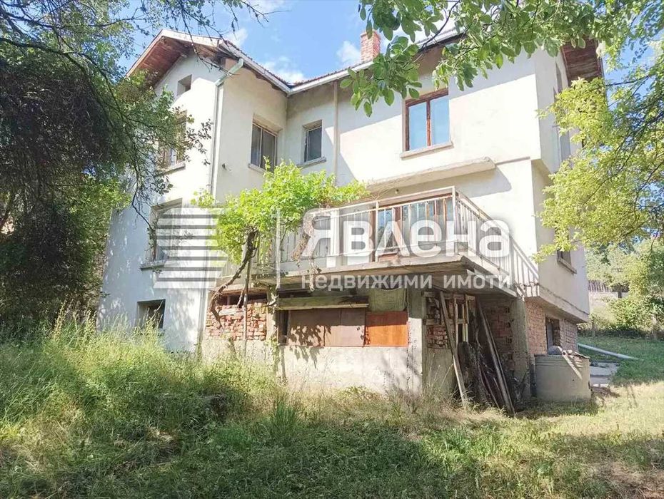 Продава къща с.Долни окол