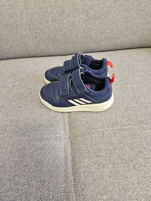 Обувки за момче, размери 20-23