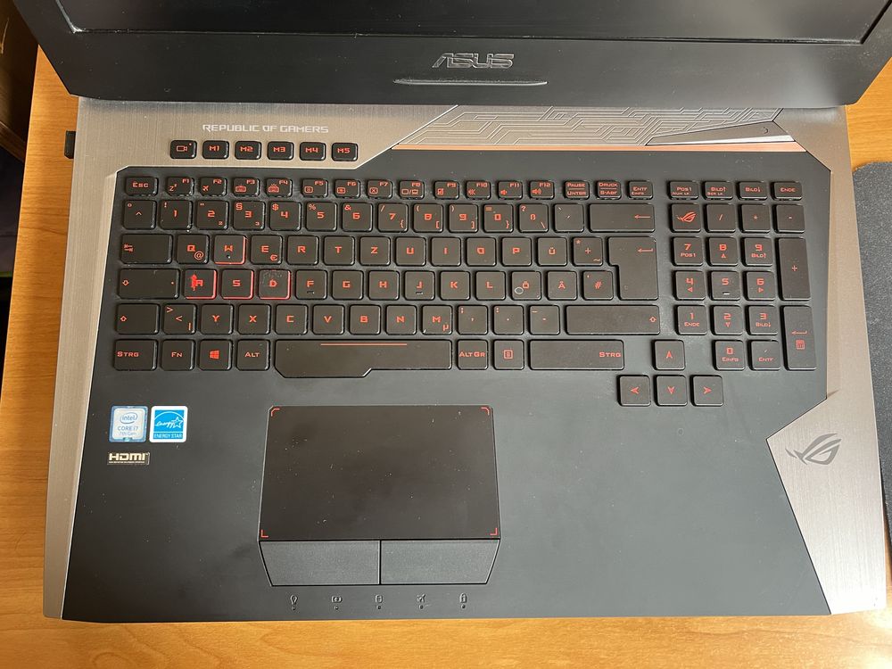 Геймърски Лаптоп Asus G752VY - NVIDIA GTX1070 ,16RAM ,1TB HDD , 256SSD