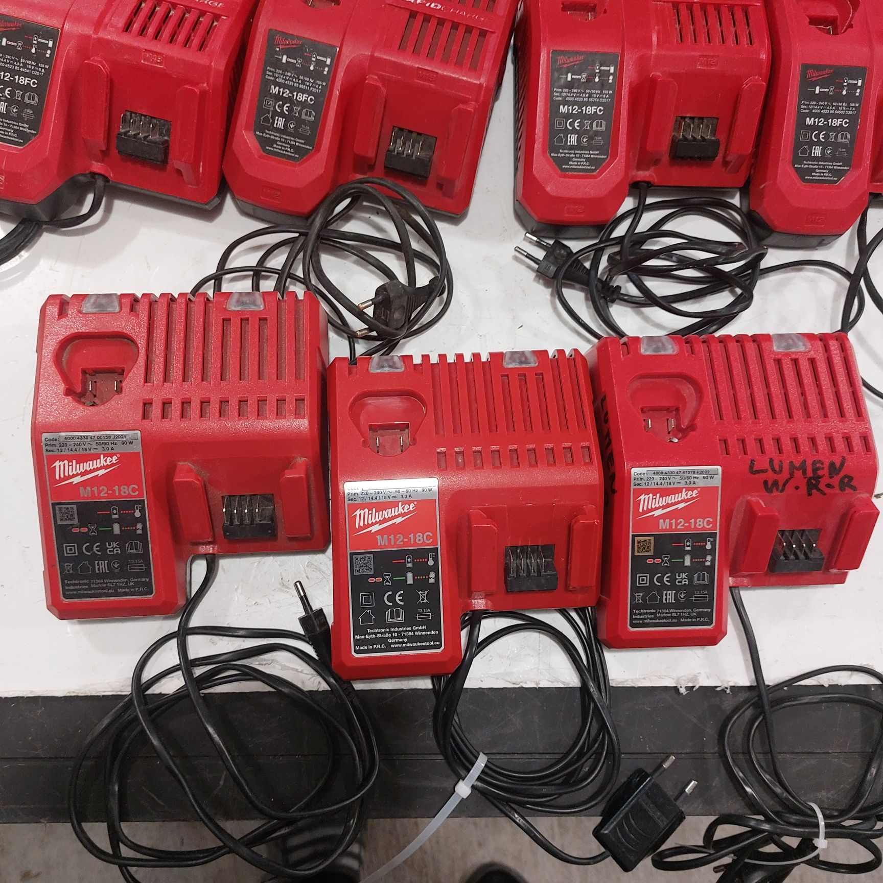 Комбинирано зарядно устройство Милуоки Milwaukee M12-18FC M12-18C