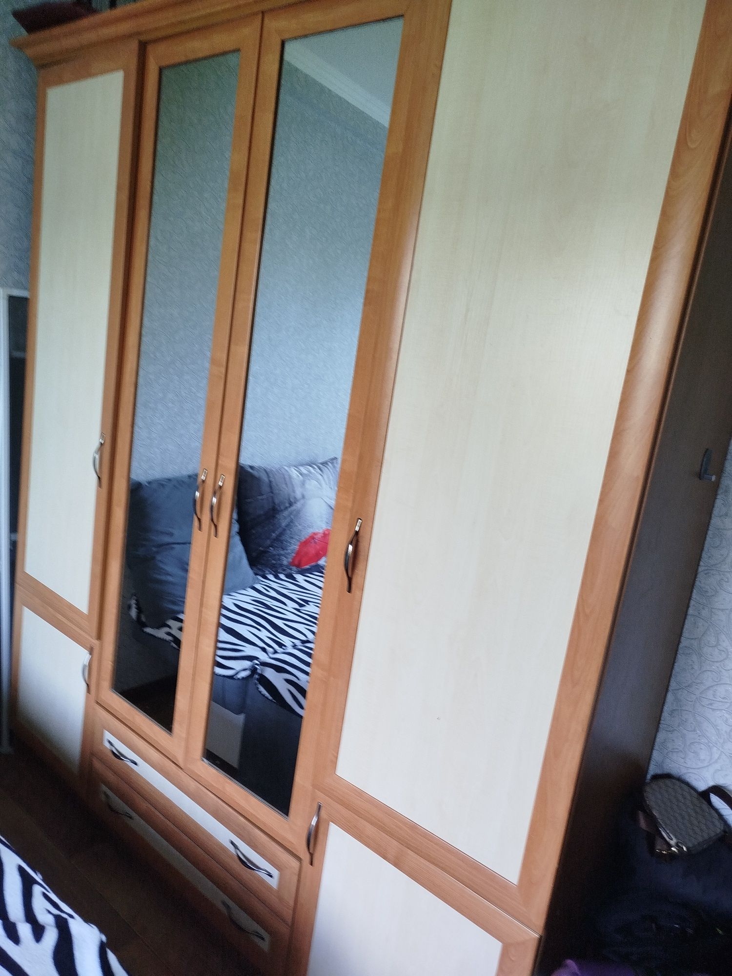 Продам шкаф в хорошем состоянии