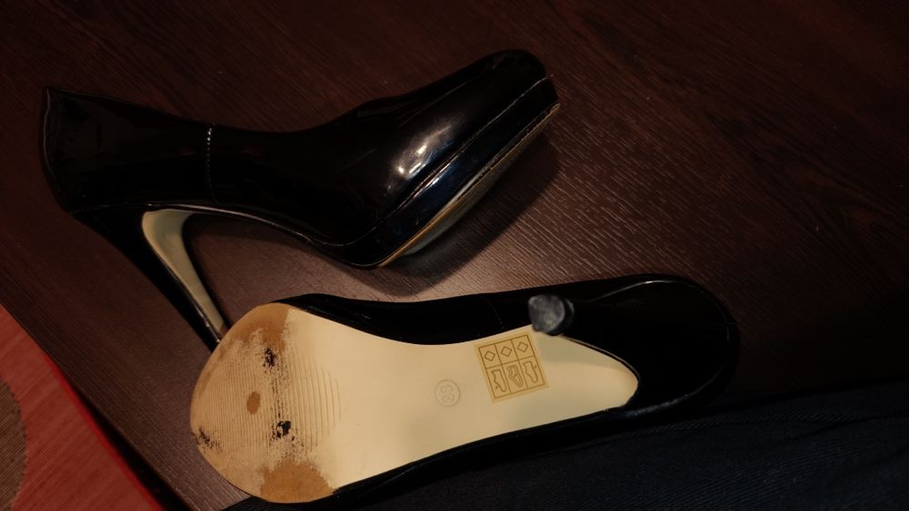 Pantofi negri cu toc