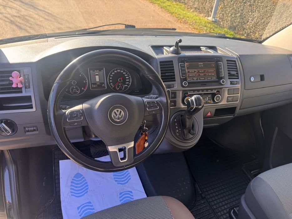 Volkswagen Caravelle T5