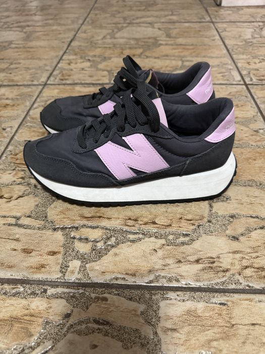 Adidasi New Balance 237, impecabili