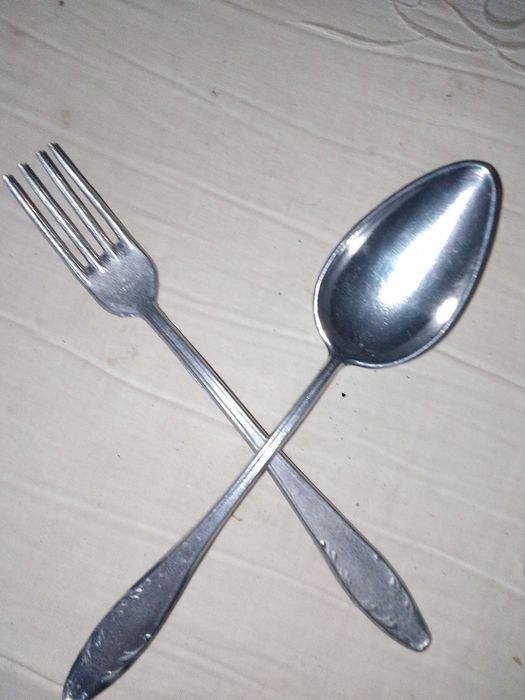 Set tacâmuri placate cu argint