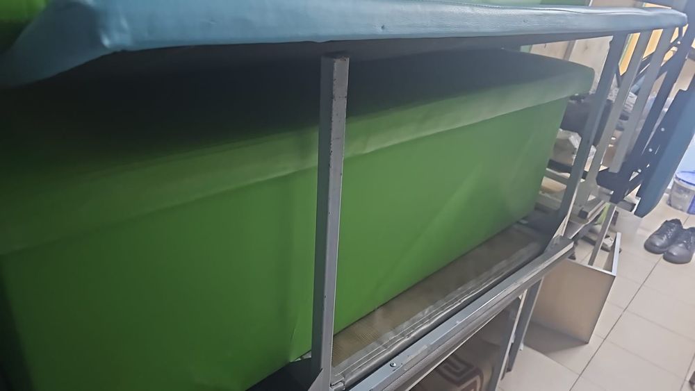 Банкетки с мягким сиденьем, стулья офисные