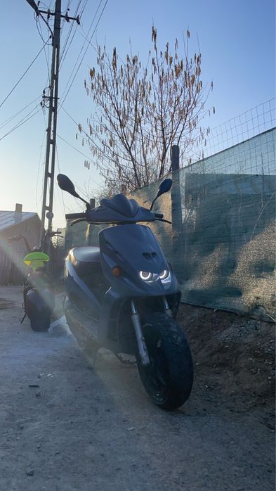 scuter malaguti f12
