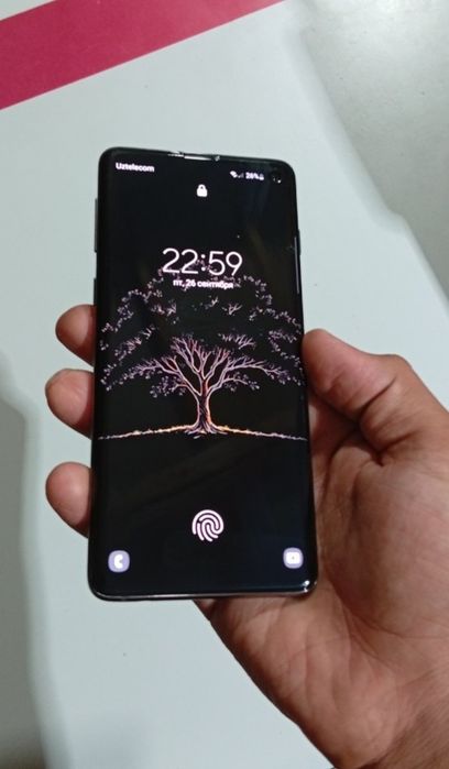 Samsung s10  8/128gb