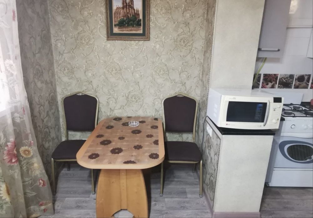 Срочно сдается в Аренду 2 ком Эко базар Феруза Ш