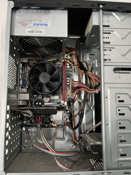 Продам компьютер рабочие отличном состоянии