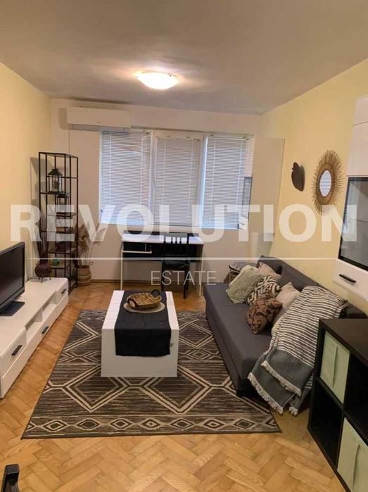 Двустаен апартамент до Катедралата