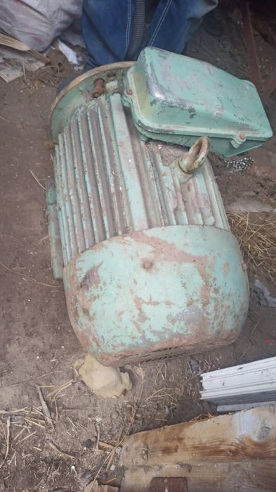 Продам двигатель 22 кВт