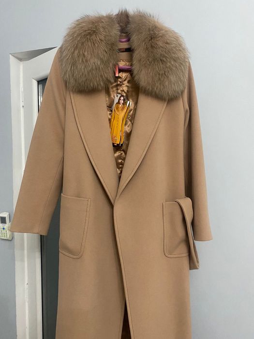 Пальто от бренда LORETA новый с тикеткой