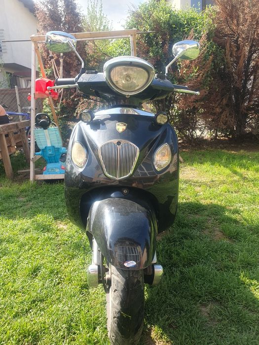 Znen Bella – scuter retro cu motor GY6, pregătit de drum!