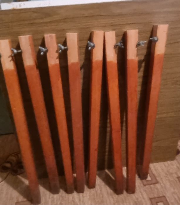 Две кухненски маси със сглобяеми крака 40 лв бр.