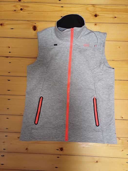 Vesta dama cu casca pt muzica