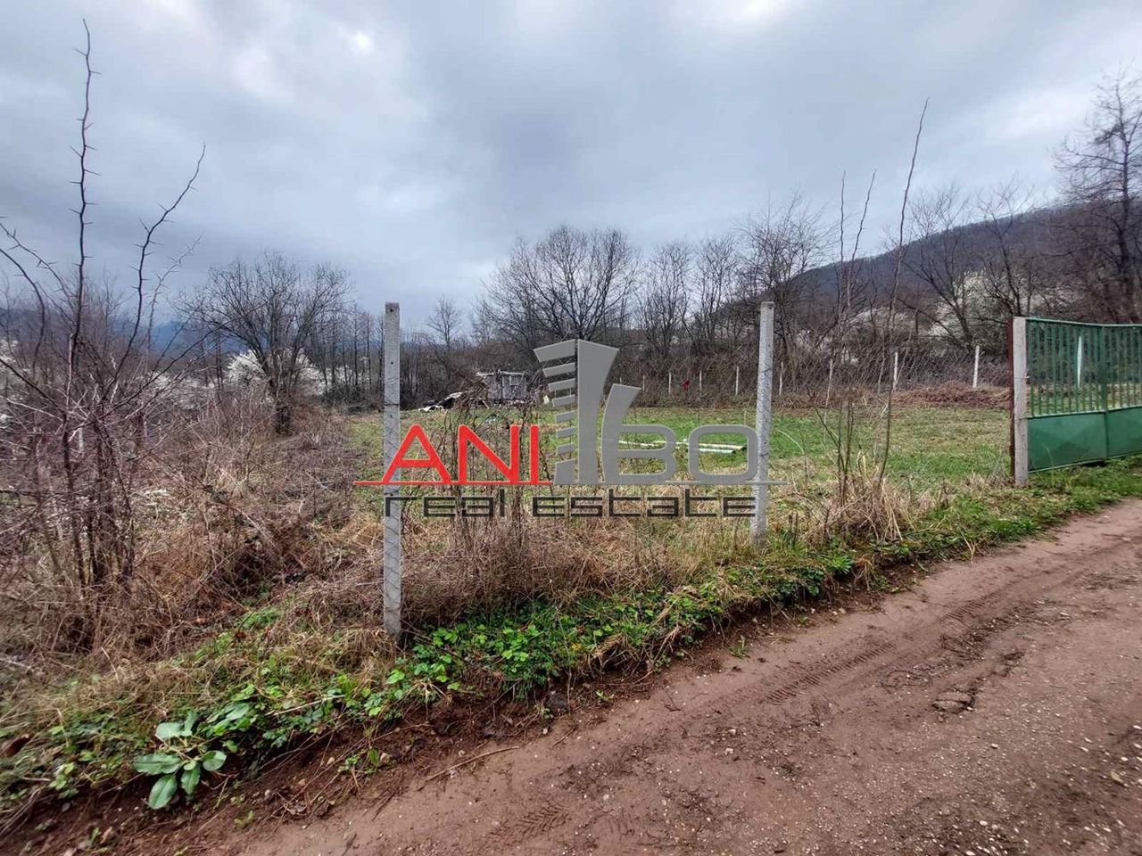 Продава се Парцел в Ботевград - 1876 кв.м за 31 €/кв.м - Снимка #2
