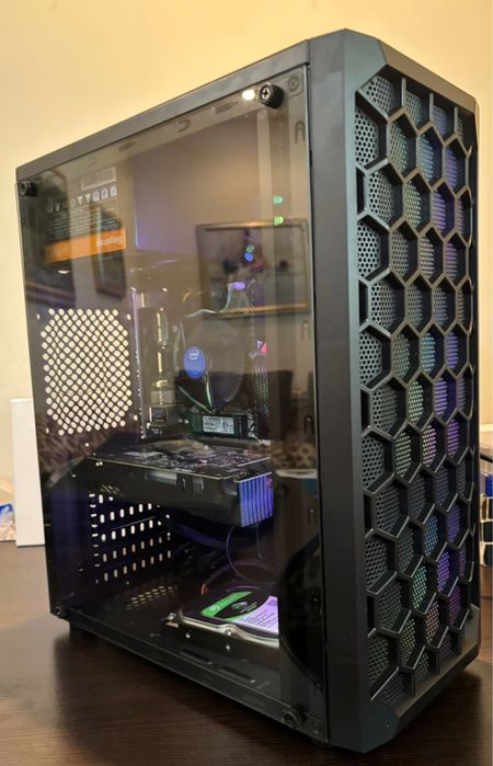 Sistem unitate PC | I5 7400| GTX 1050ti |8 GB DDR4 | SSD M2| + Monitor