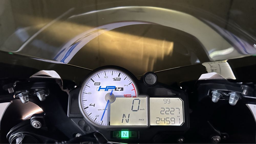 BMW HP4 ( Model S1000RR )