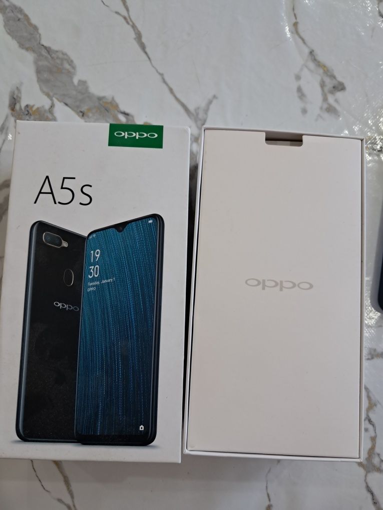 OPPO A5s смартфон