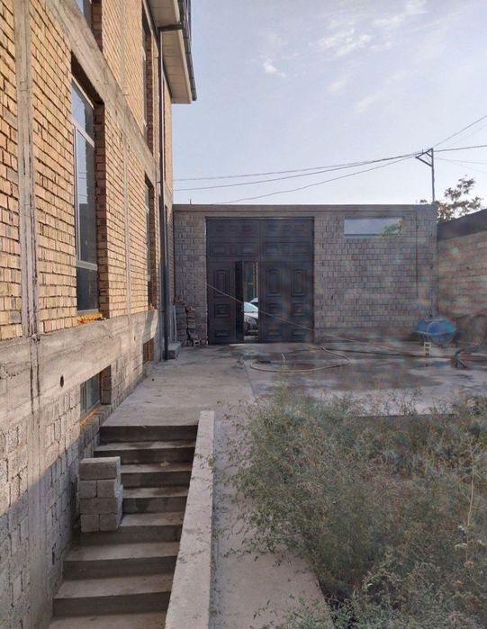 Продаётся дом 3 этаж