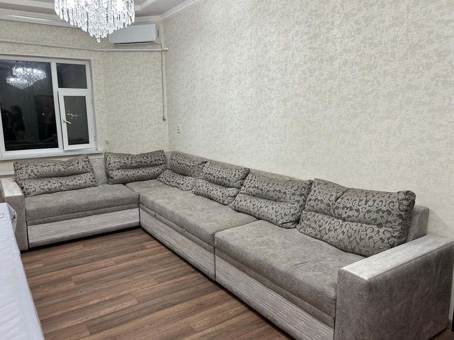 Диван продаётся б/у хорошим состояние