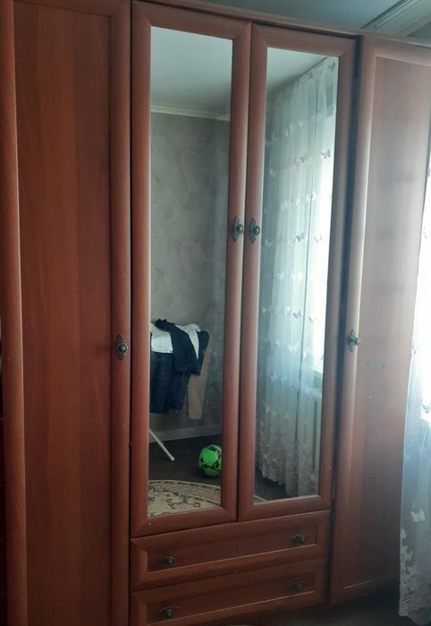 Продам спальный гарнитур