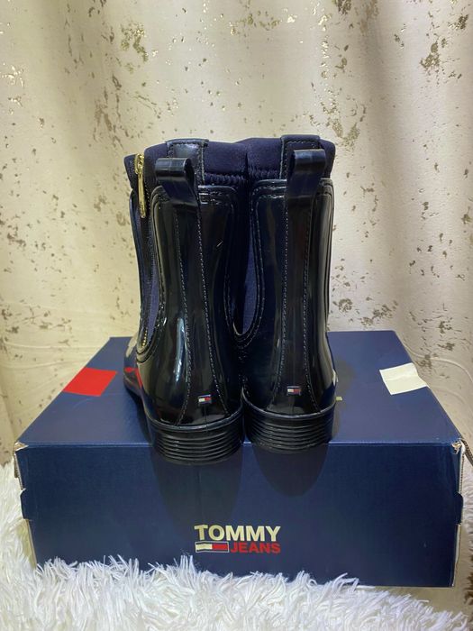 Tommy Hilfiger marime 40