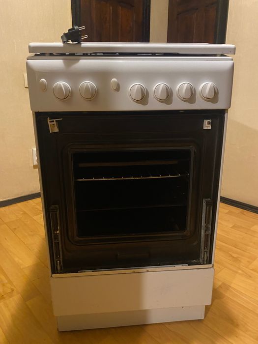 Продам газовую плиту