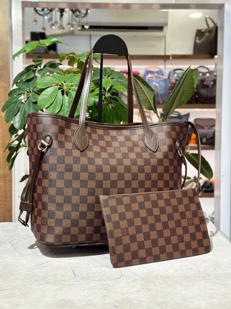 Geanta Louis Vuitton Noua !!! Dimensiuni 50/28 !!!