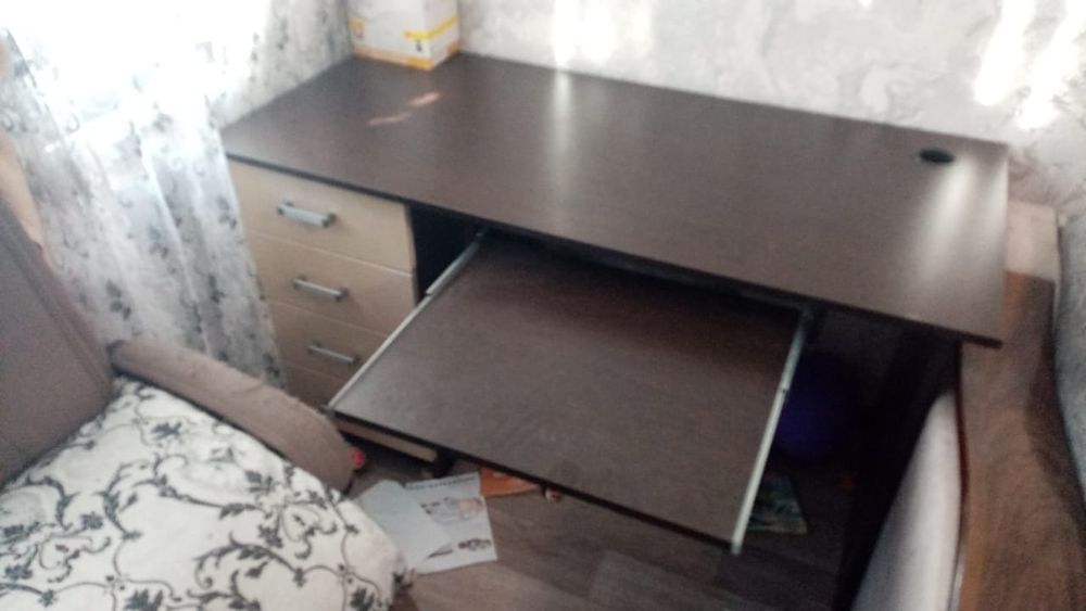 Продам стол большой