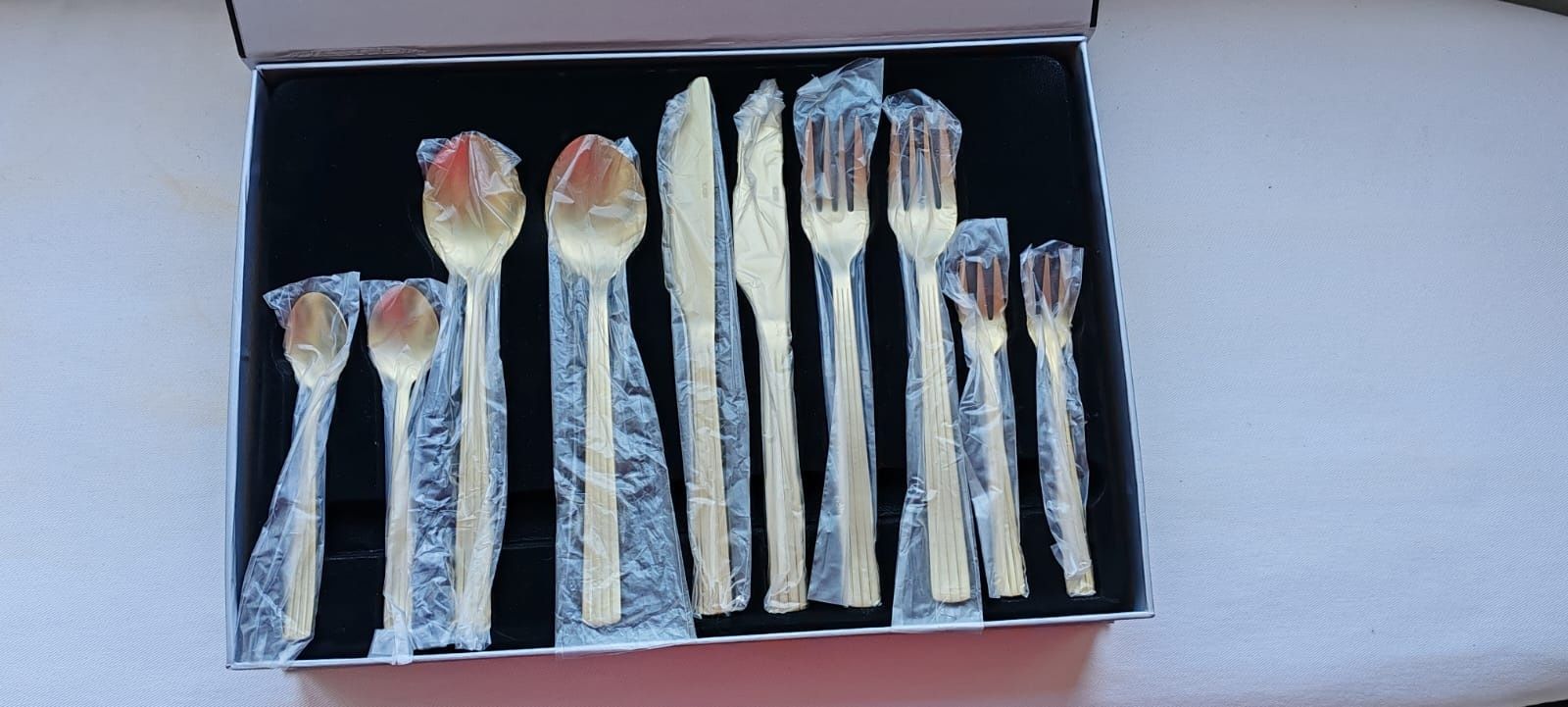 Set Tacamuri 50 piese