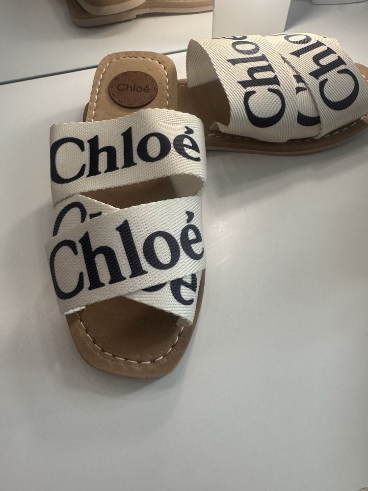 Чисто нови чехли на Chloe
