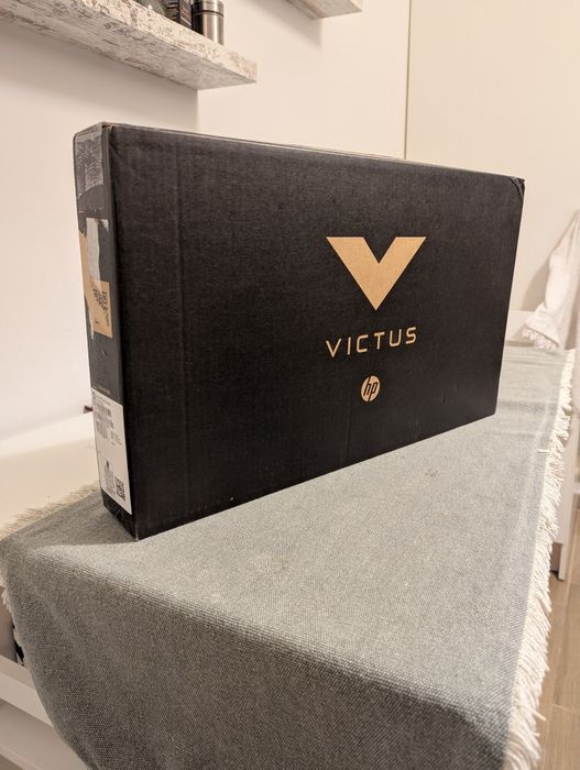 Laptop HP Victus RTX 4050