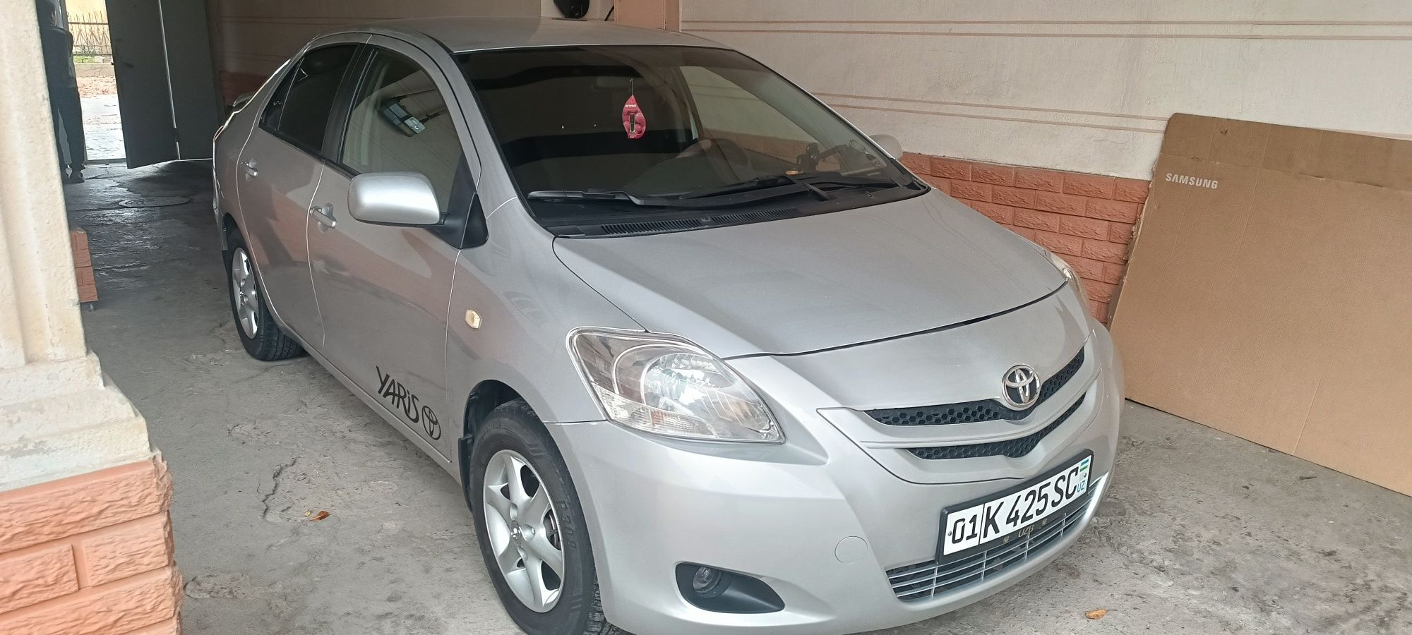 Tayota yaris        .