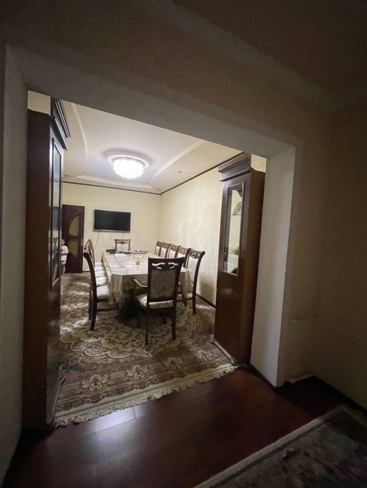 4/5/9 Яшнабадский р-н,40 лет крестик,мебель техника чистый ремонт,95м2